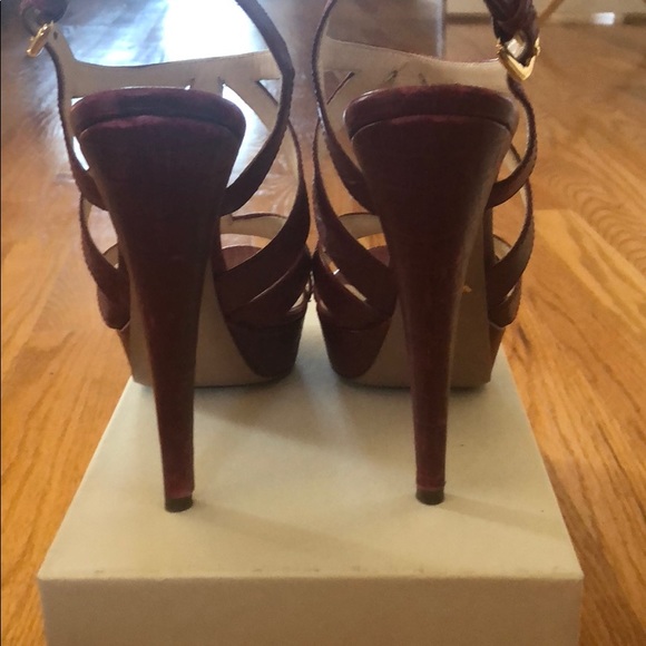 Worn twice croc sandal - Picture 3 of 3